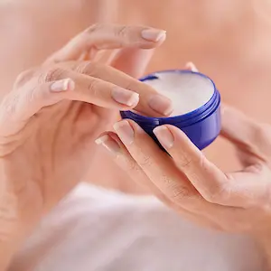 ✨ فروش عمده وازلین اصل از ایران با خرید عمده مستقیم، بسته‌بندی حرفه‌ای و لیبل دلخواه مشتری؛ کیفیت تضمین‌شده و قیمت رقابتی 🎨